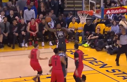 团队连线！乔丹-贝尔跟进怒起单臂暴扣虐框