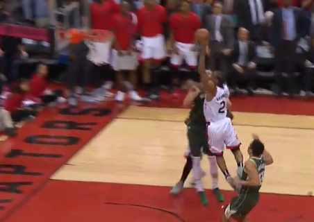 格林贡献关键抢断，伦纳德全场奔袭单臂劈扣