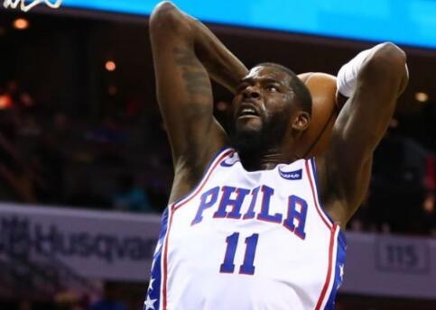 詹姆斯-恩尼斯拒绝执行下赛季球员选项，将成自由球员