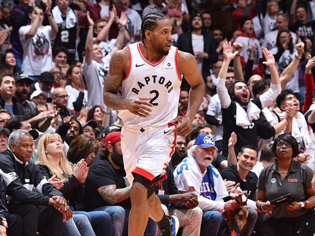 稳定高效！伦纳德半场砍下15分5助攻