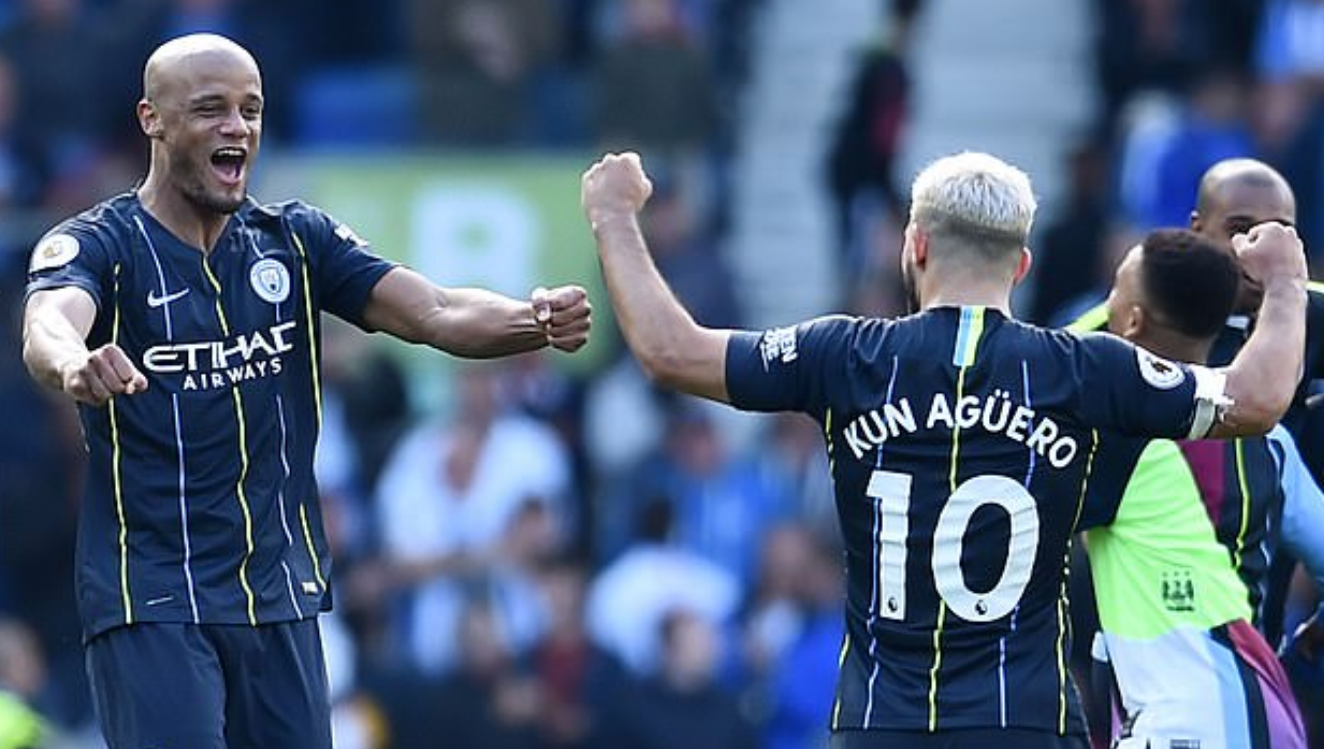 孔帕尼评曼城最强11人，乔-哈特和特维斯入选