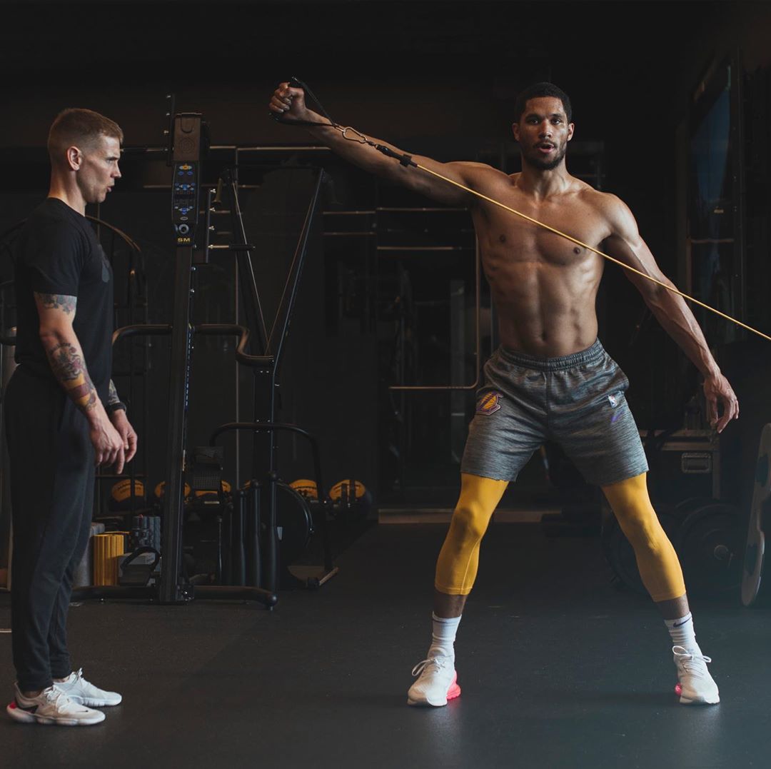 努力恢复!约什-哈特展示个人训练照