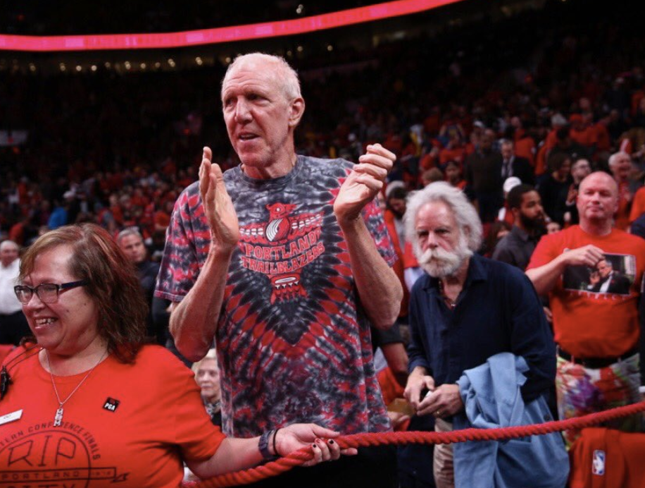 扩大领先优势！开拓者第三节打出一波21-8进攻潮