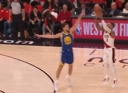 遗憾落败难阻出局!利拉德28+4+12全场集锦