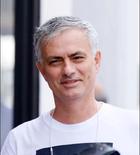 穆里尼奥出门刮胡子，偶遇切尔西总监亲密交谈