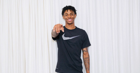 莫兰特晒照祝贺：自豪地说，我也能够自己赚钱了