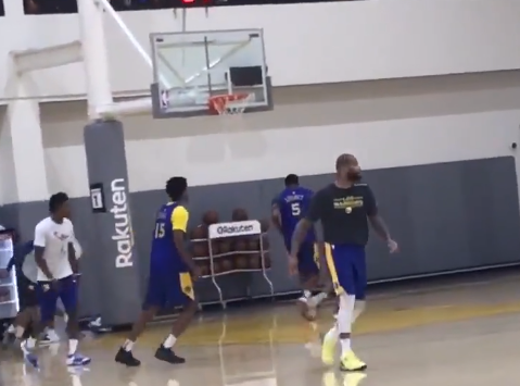 [视频]复出在即？考辛斯参与队内5v5全场对抗训练