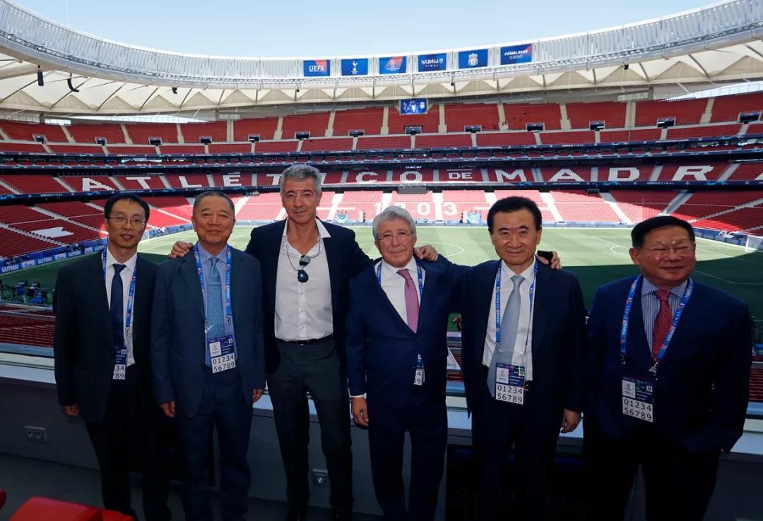 多图流：欧冠决赛在即，王健林一行参观万达大都会球场