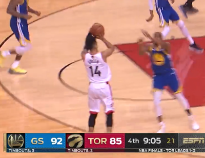 [视频]洛瑞和丹尼-格林连中两记三分，猛龙缩小分差