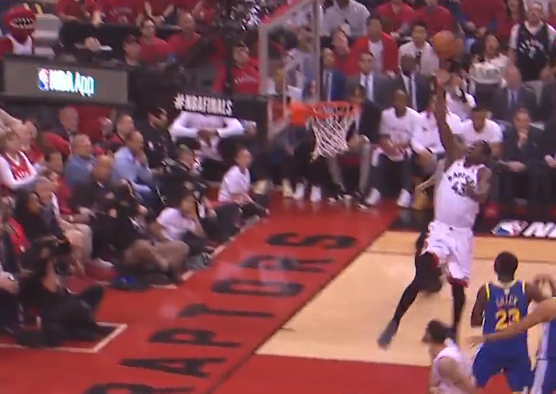 [视频]心有灵犀！范弗利特助飞西亚卡姆空接暴扣