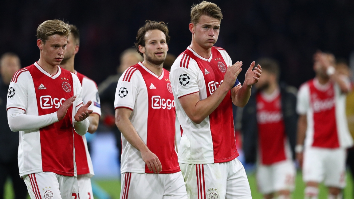 都灵体育报：尤文为德利赫特开价8500万欧