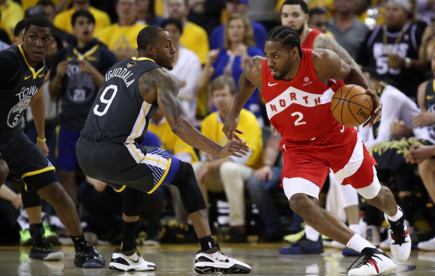 得分机器上线！伦纳德全场砍下36+12率队大胜勇士