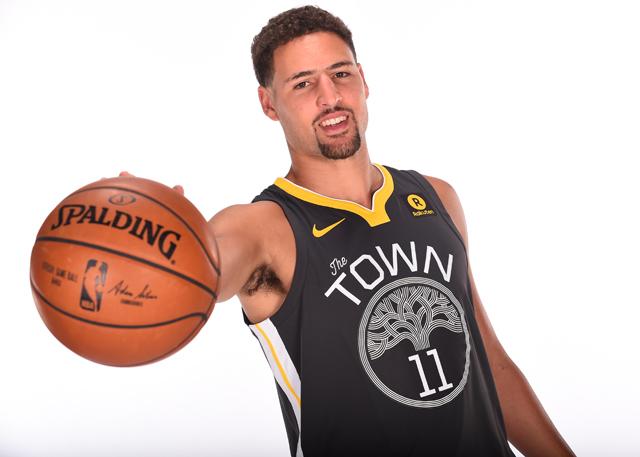 伤愈复出！克莱半场10投6中，高效砍下14分