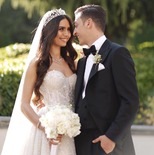 新婚快乐！厄齐尔推特发布结婚照，和妻子相视而笑