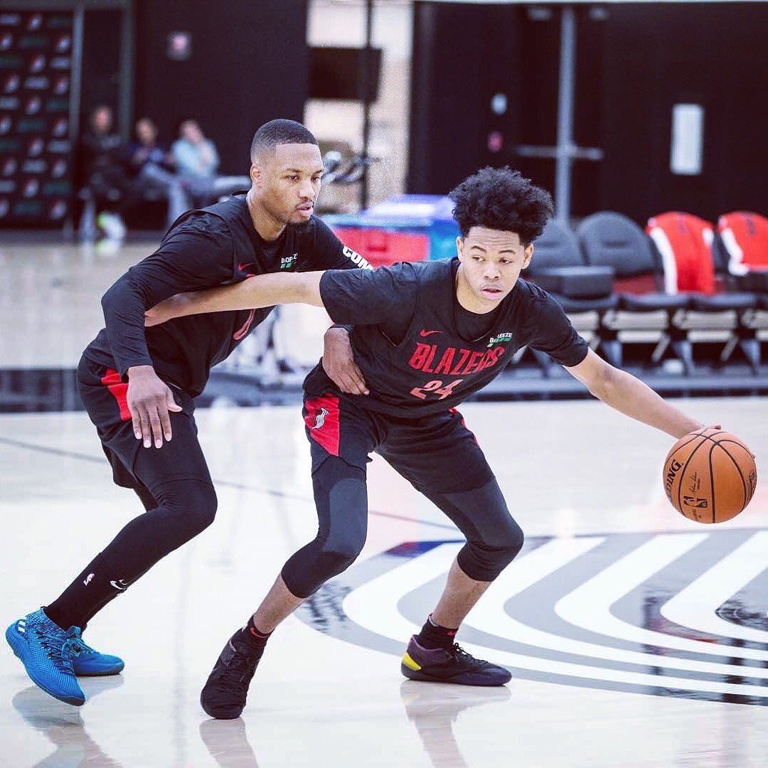 利拉德、努尔基奇等开拓者球员祝安芬尼-西蒙斯生日快乐