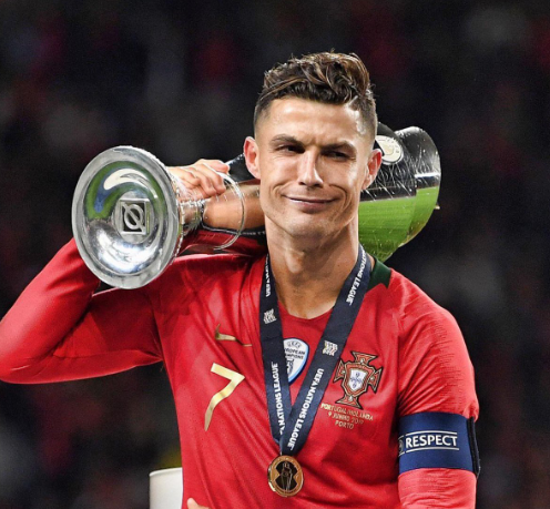 c罗:我应该拿金球奖吗?不知道,你来评价