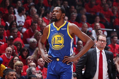 韦德致敬杜兰特：他知道自己身体不适，但坚持出战