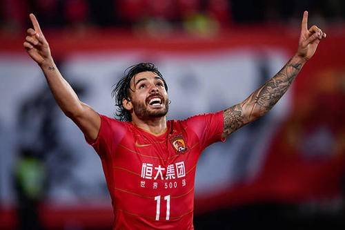 克鲁塞罗总监:中国归化高拉特是多赢,盼他进世界杯