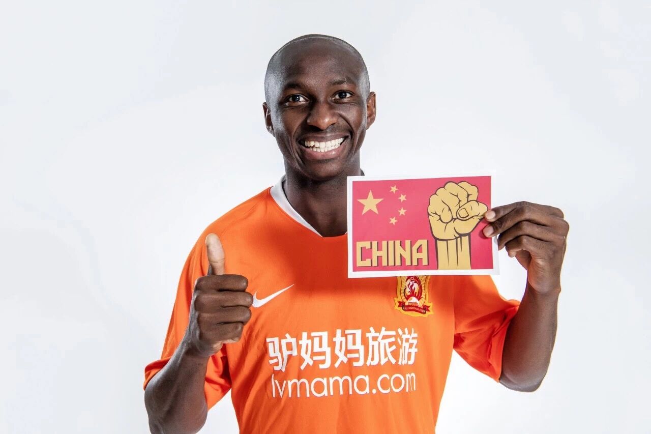 队报：武汉中场姆比亚接触多支欧洲球队，西班牙人在列