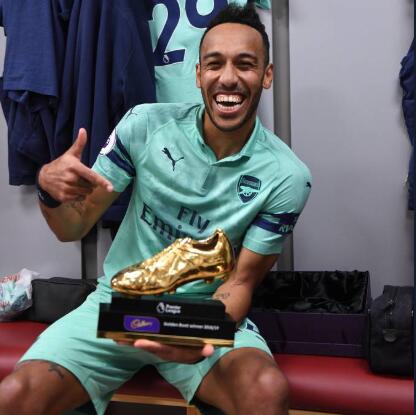 奥巴梅扬：拿金靴对非洲大陆有利，非洲人民真热爱足球