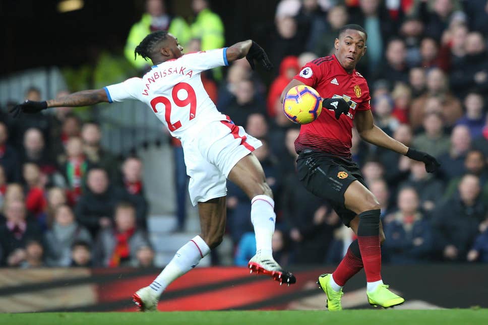 英格兰U21主帅：万-比萨卡多少受了点转会事宜的影响