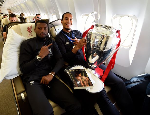 维纳尔杜姆：在范戴克的身前踢球，感到非常安全