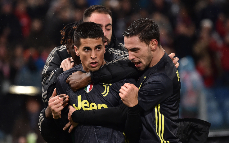 迪马济奥：曼城坚持把达尼洛加入交易，坎塞洛转会受阻