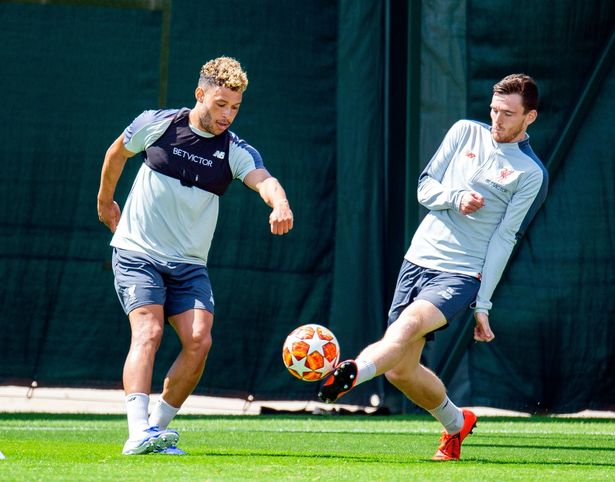 打赌输了，张伯伦要把罗伯逊的球衣跟<a href=https://www.310bf.com/tags-%E6%A2%85%E8%A5%BF-0.html target=_blank class=infotextkey>梅西</a>的球衣挂在一起