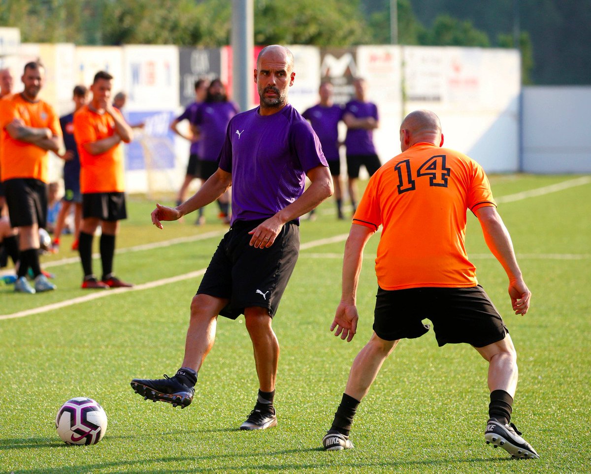 纪念恩师！瓜迪奥拉假期参加克鲁伊夫基金会活动