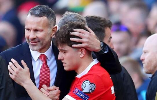 吉格斯：<a href=https://www.310bf.com/tags-%E6%9B%BC%E8%81%94-0.html target=_blank class=infotextkey>曼联</a>球迷会喜欢詹姆斯的，因为他们都喜欢看边锋