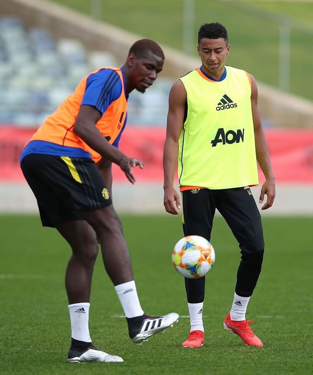 回击传言！林加德Ins晒出和博格巴训练合影