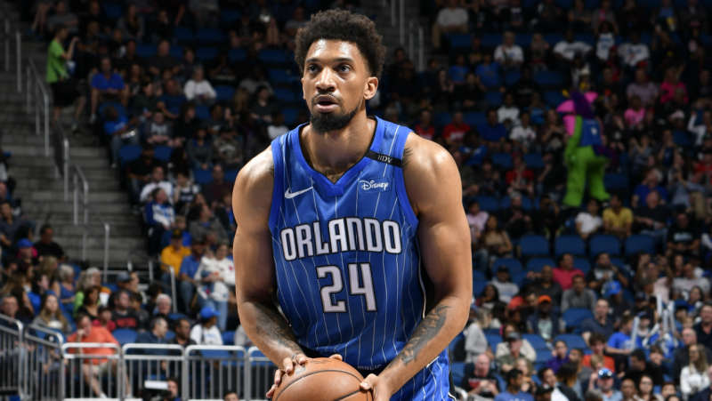 官方:魔术正式与肯-伯奇完成续约