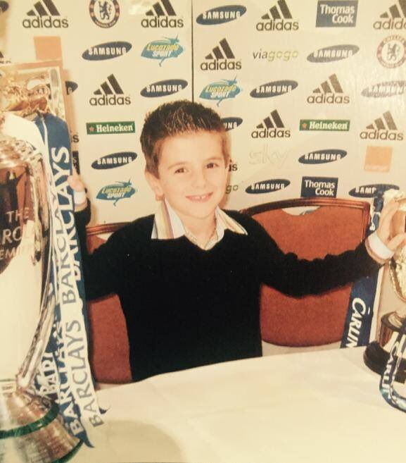 蒙特推特晒童年萌照：一日蓝军，终生蓝军