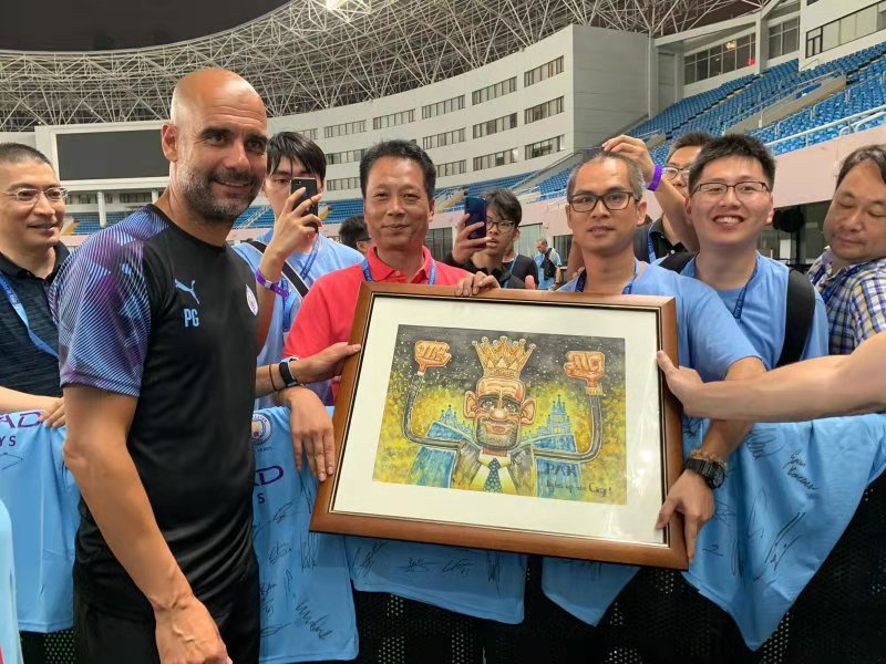 丁丁喜娃都来了！三雄极光曼城公开训练太火爆
