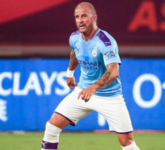 沃克发推调侃：季前的第一场比赛让我老了几十岁呢