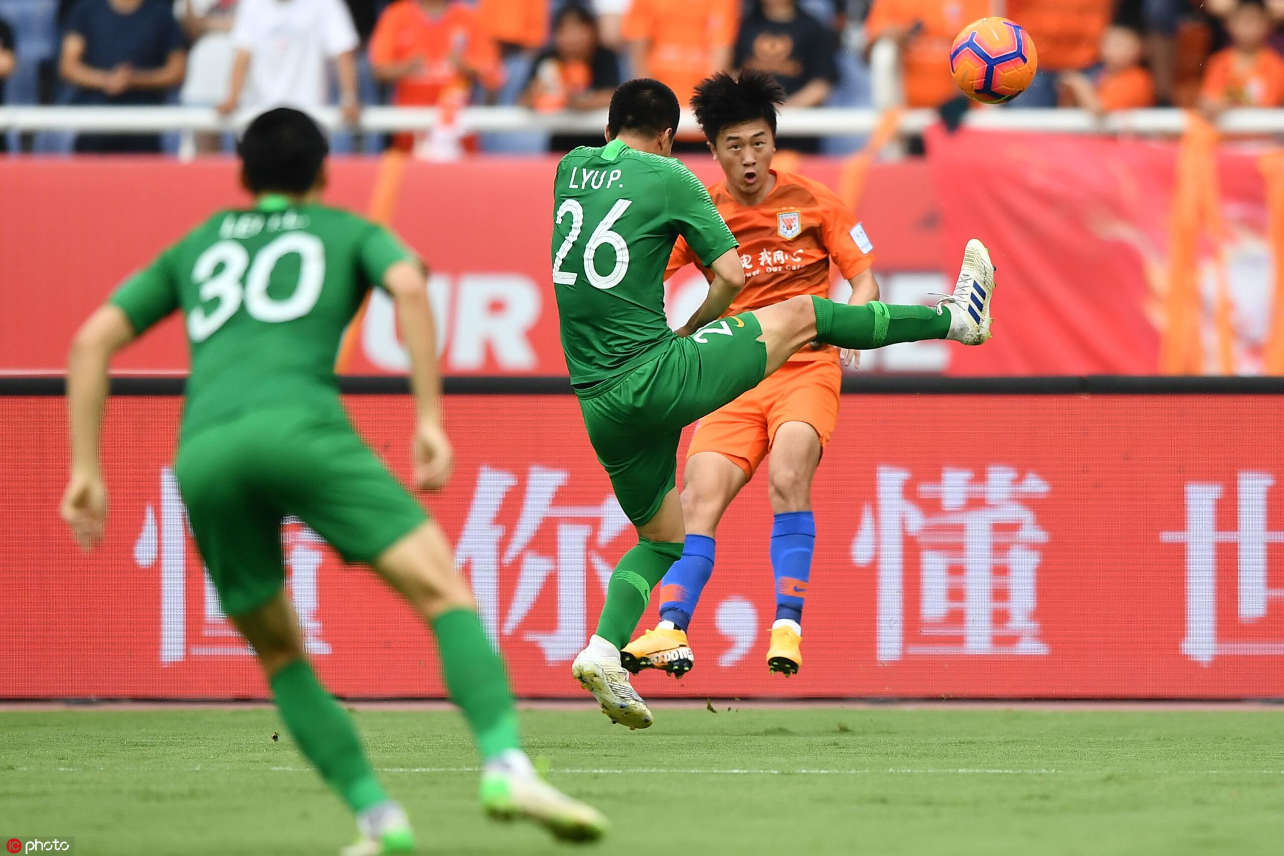 半场:格德斯破僵局吕鹏险破门,鲁能1-0国安
