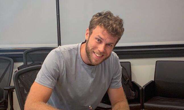 官方:鹈鹕签约尼科勒-梅利