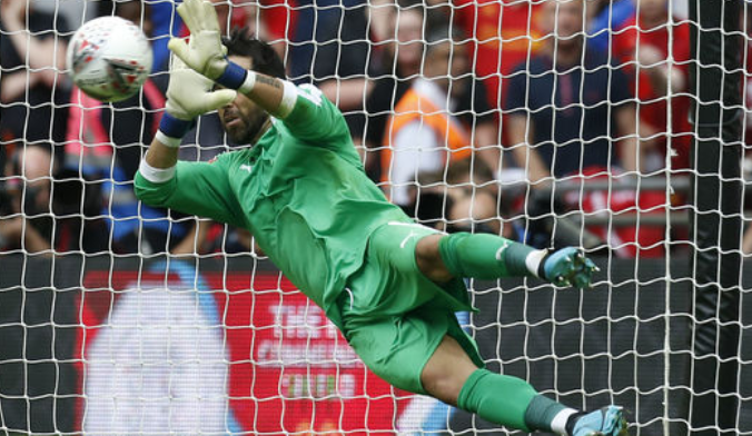 布拉沃贡献多次扑救，卡西：你证明了自己仍有高水平