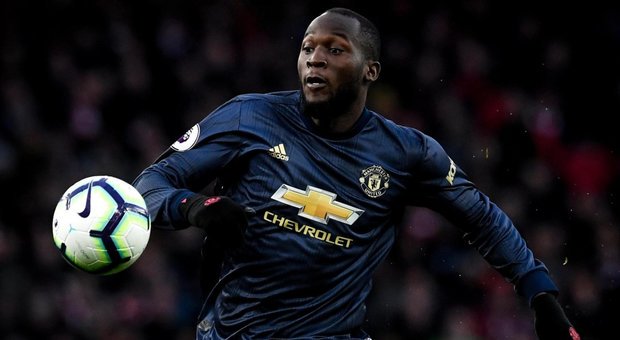 记者：卢卡库去国米已经敲定，明天就会飞往意大利