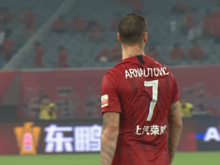 GIF:打铁哐哐哐,半场时间上港泰达合力贡献4门柱