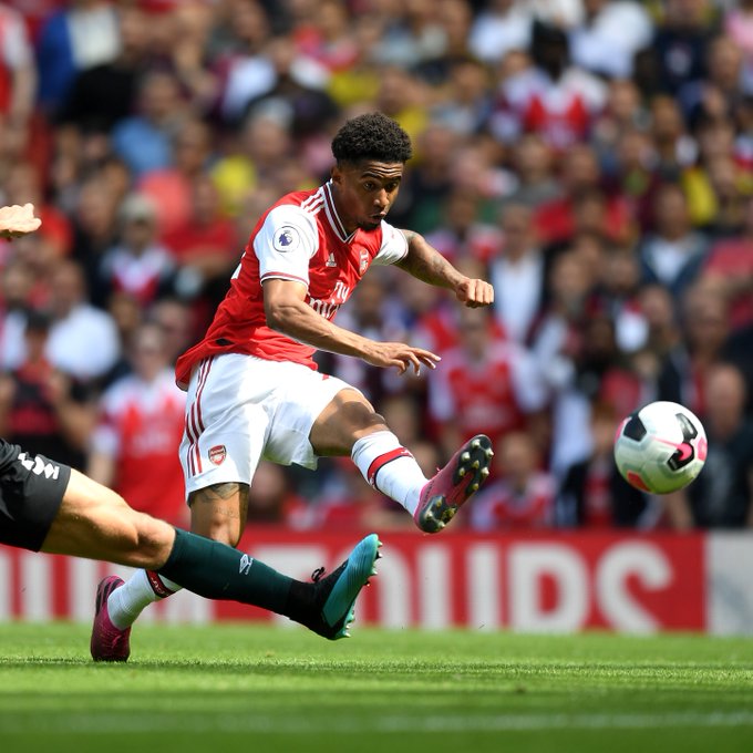 GIF：纳尔逊进球，蒙雷亚尔被吹越位在先