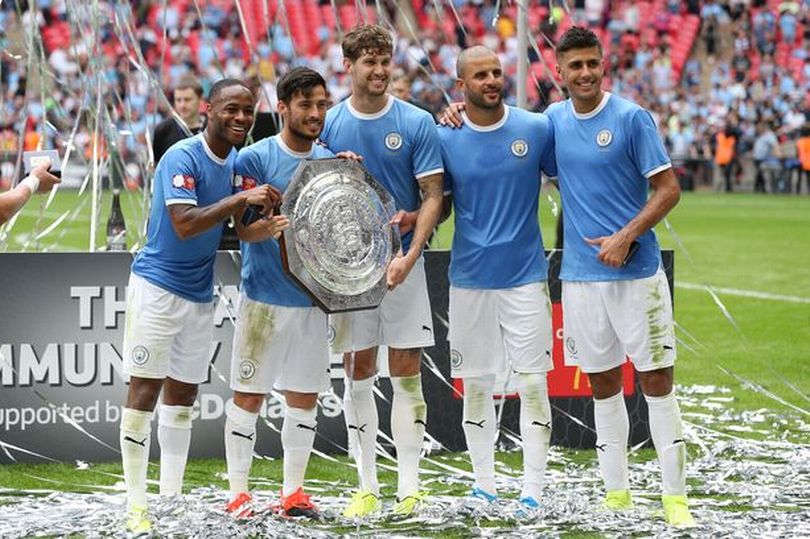 曼城社区盾杯身穿的纪念球衣引关注，现已在英国上架销售