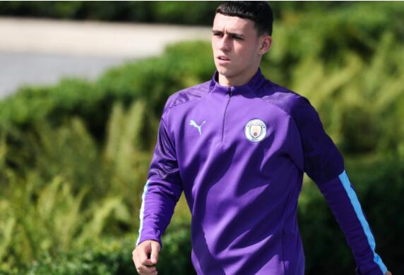 瓜帅：福登是个害羞的家伙，有时候跟我还挺客套