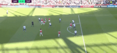 GIF：拉卡泽特趟球过人爆射入网，<a href=https://www.310bf.com/tags-%E9%98%BF%E6%A3%AE%E7%BA%B3-0.html target=_blank class=infotextkey>阿森纳</a>扳回一城