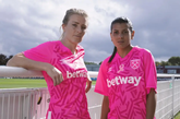 有爱！西汉姆联女足发布粉色球衣，为乳腺癌研究募集资金