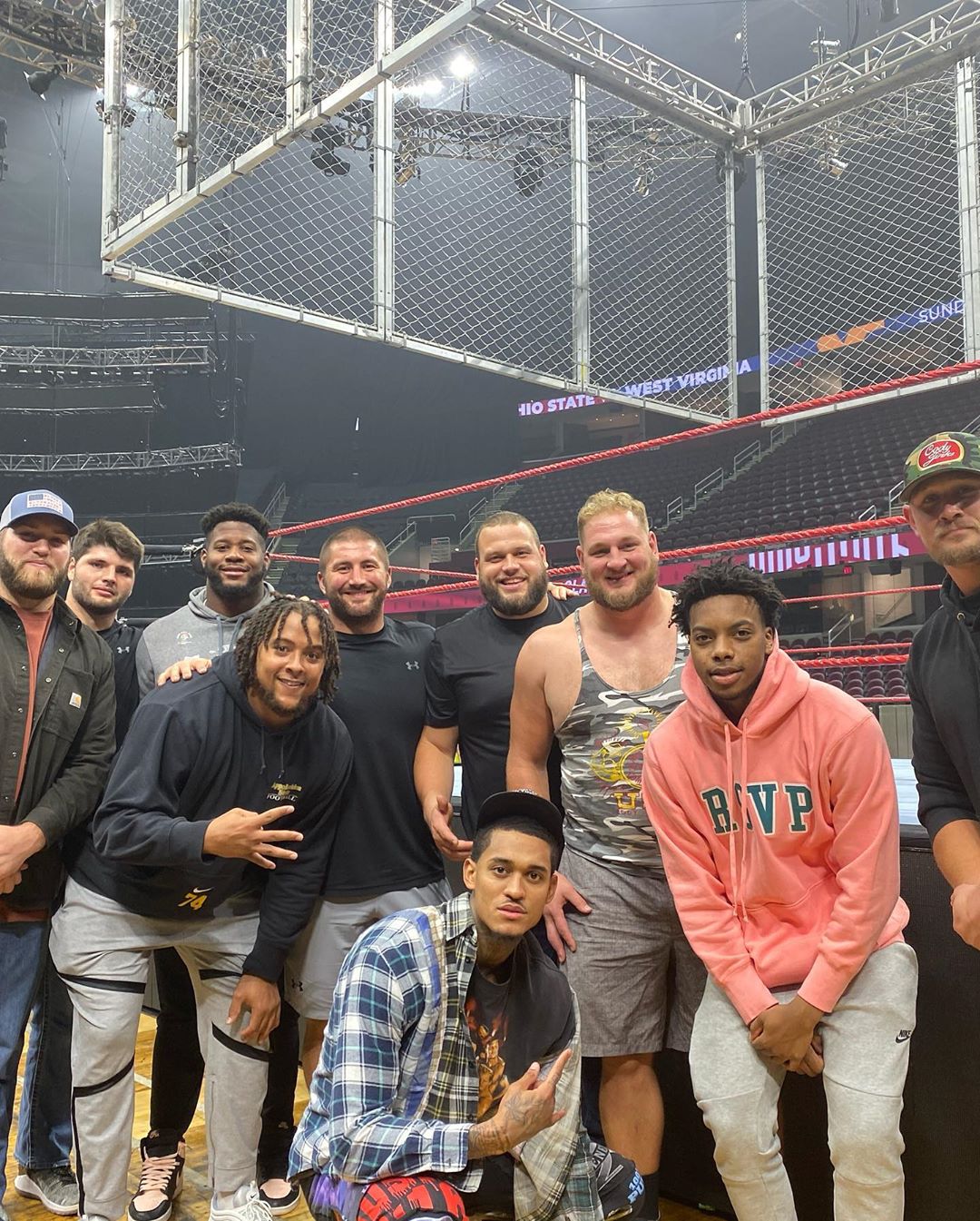 放鬆一下！克拉克森發佈自己現場觀看WWE的照片