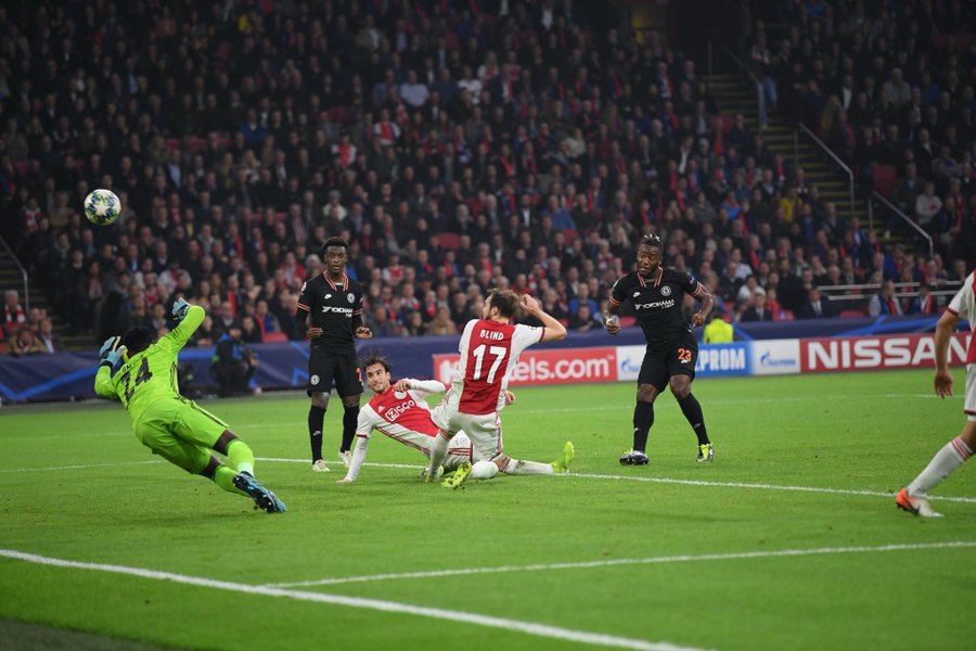 GIF：普利<a href='/news/tag/1109537.html' style='color: blue;'>西</a>奇助攻巴舒亚伊破门，<a href='/news/tag/293.html' style='color: blue;'>切尔西</a>完成绝杀