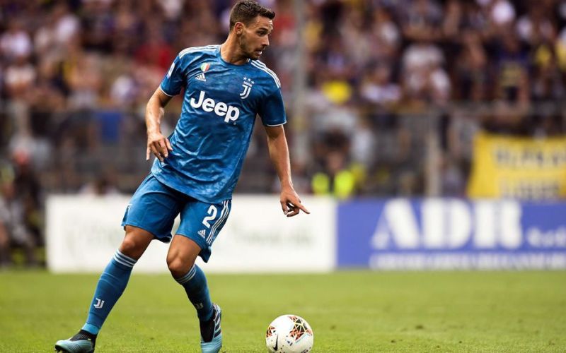 [流言板]巴黎人报:巴黎有意冬窗引进尤文边后卫德希利奥