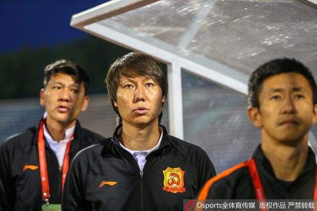 记者:国足选拔队教练团队通盘“照搬”卓尔