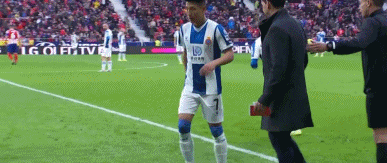 GIF：第59分钟，武磊被替换下场